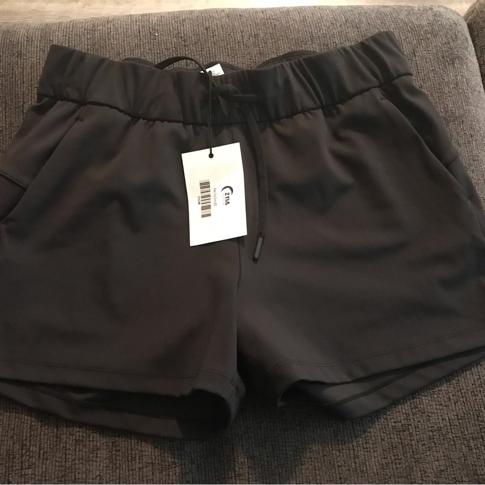 NWT Black Zyia Club Shorts Size Medium
